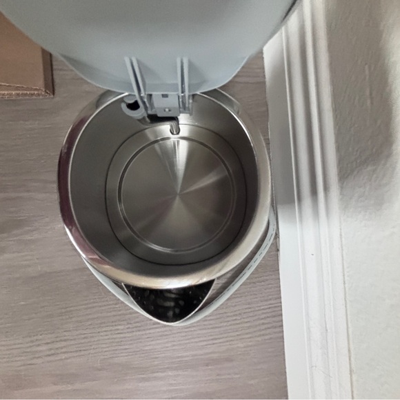 SMEG Black Mini Electric Kettle 3 Cup - Picture 3 of 5